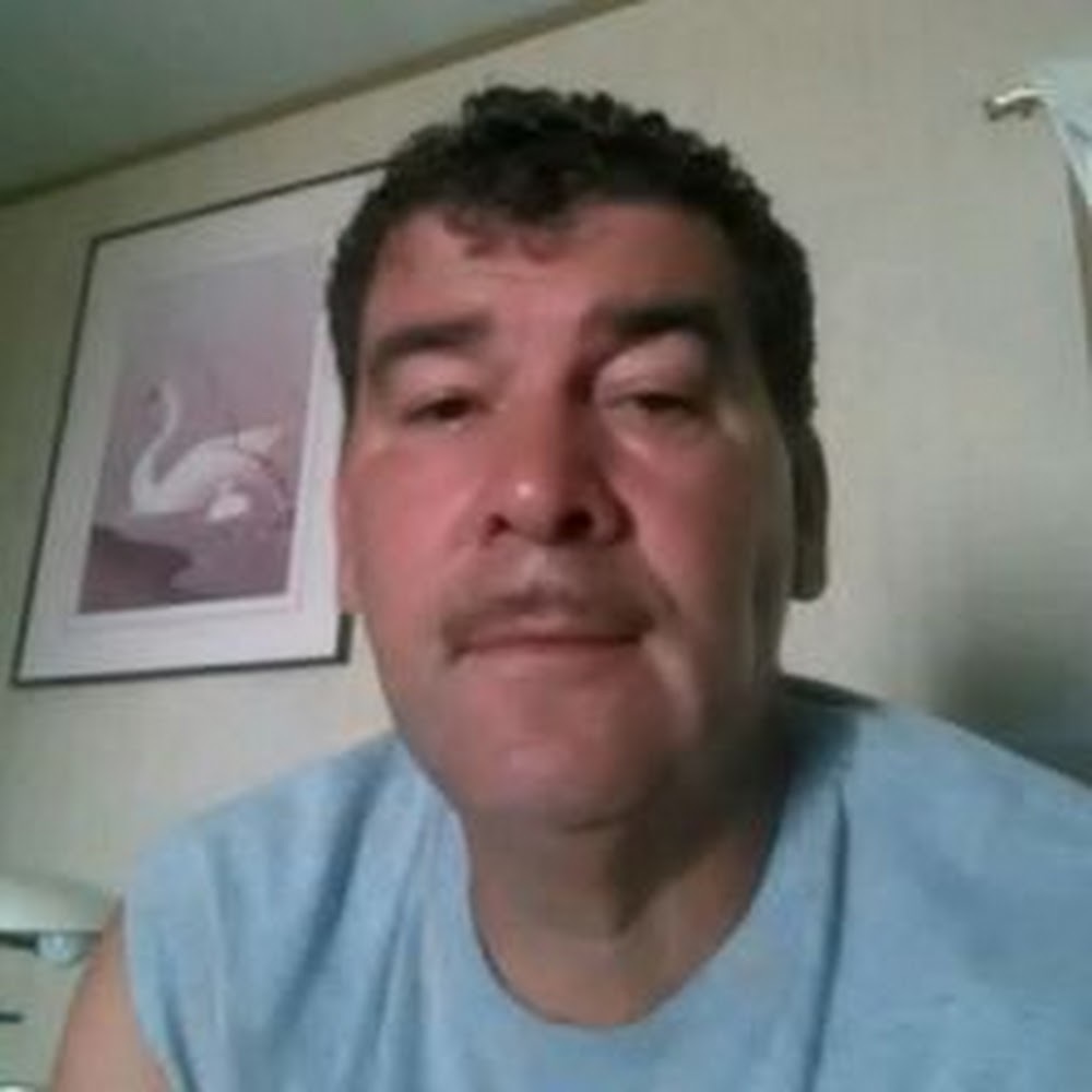 Meet your Posher, Amalio